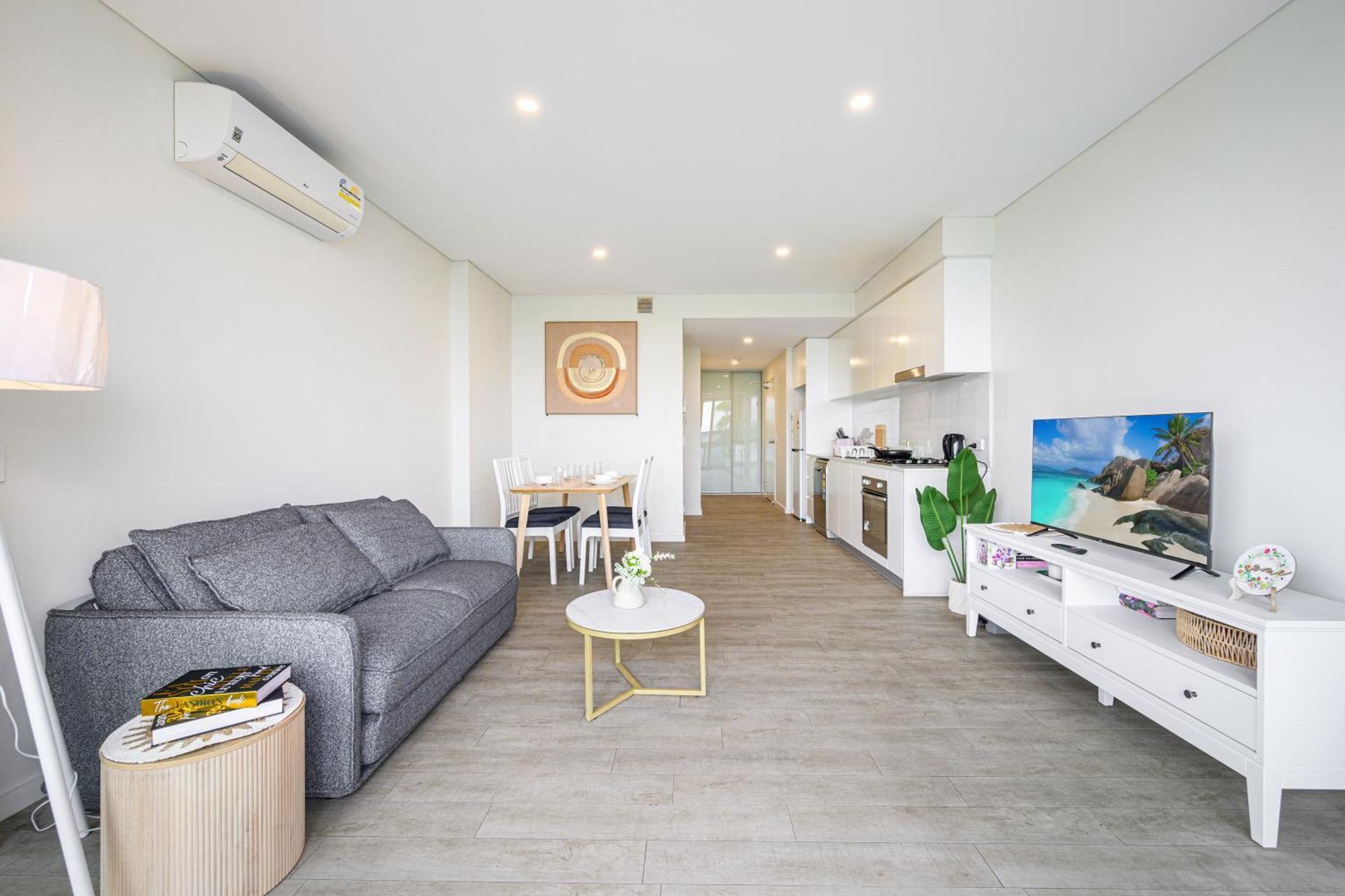 Liverpool Adorable 2Br Apt With Free Parking Warwick Farm Exterior photo